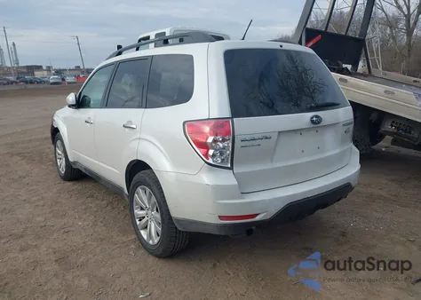 2011 Subaru Forester 2.5X Premium из США, поврежденный, VIN JF2SHBDC7BH736036